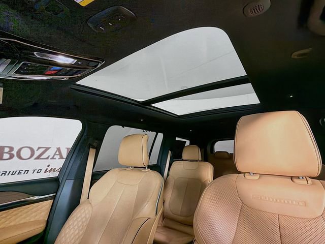 Used 2022 Jeep Grand Cherokee L Summit w/ Luxury Tech Group V AWD/4WD image 27