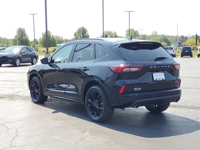 Certified 2023 Ford Escape ST-Line Elite w/ Premium Technology Package AWD/4WD image 4