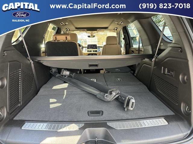 Used 2021 Chevrolet Tahoe Premier w/ Premium Package AWD/4WD image 16