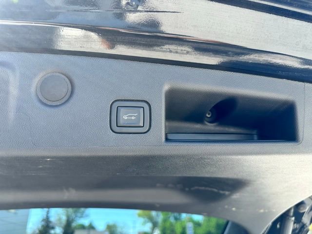 Used 2023 Chevrolet Equinox RS AWD/4WD image 16