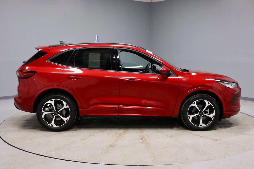 Certified 2023 Ford Escape ST-Line Select w/ Tech Pack #2 image 6