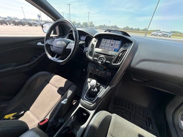 Certified 2017 Ford Focus RS AWD/4WD image 24