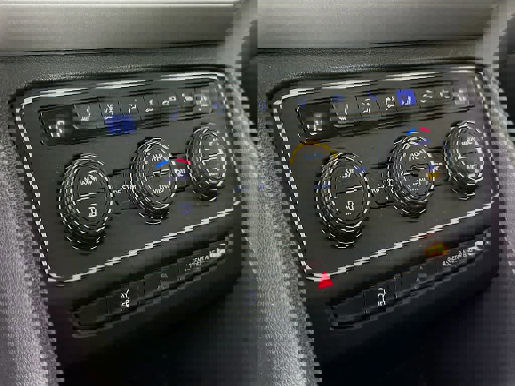 Used 2021 Volkswagen Atlas SE w/ Panoramic Sunroof Package image 21