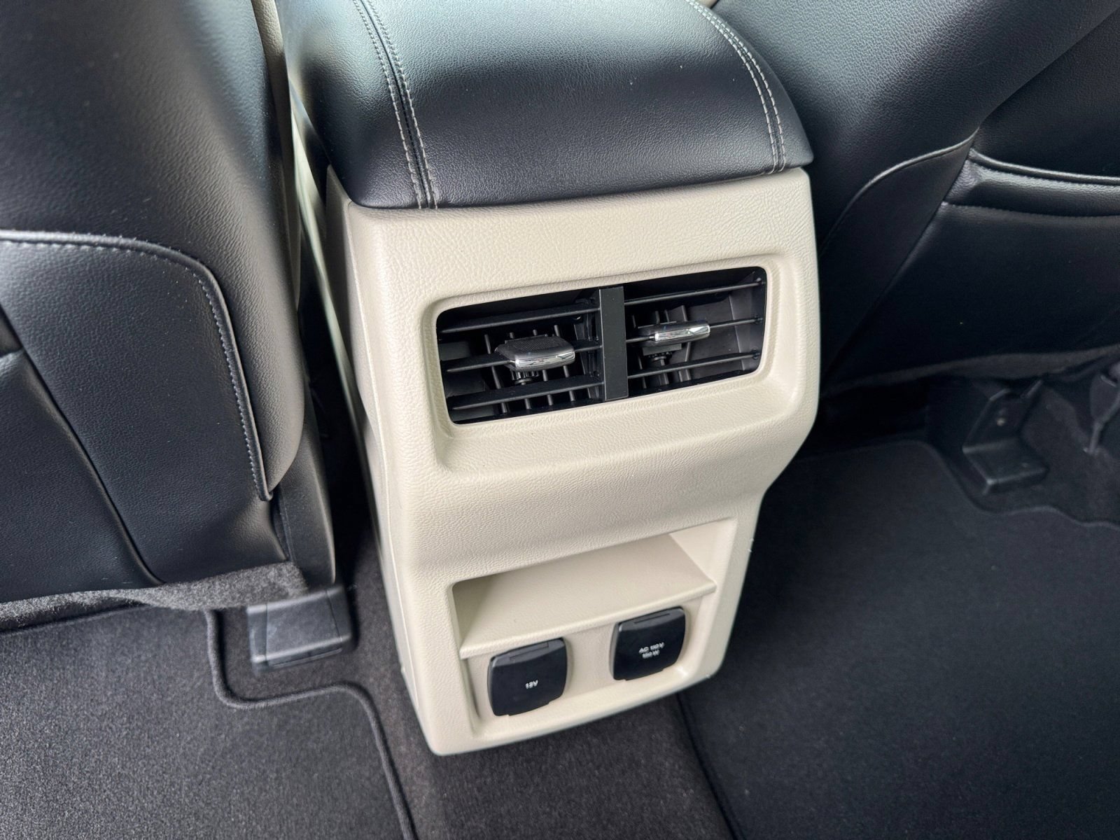 Certified 2019 Ford Edge Titanium AWD/4WD image 17