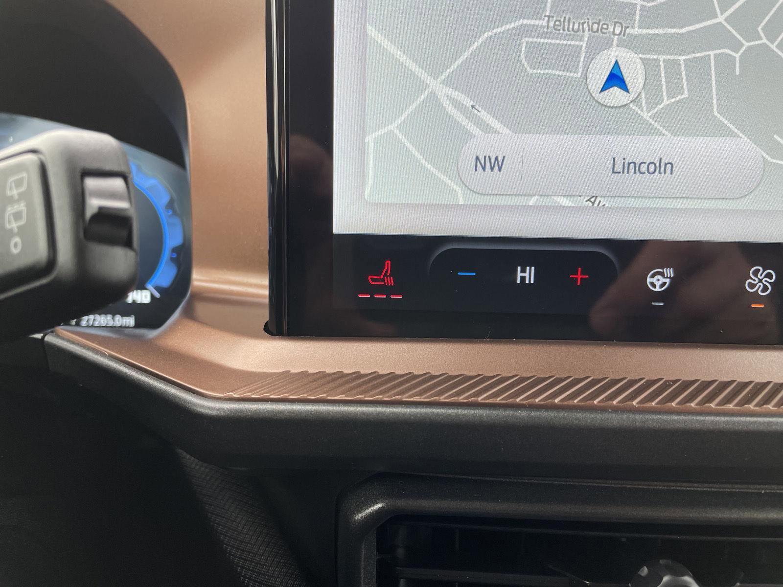 Certified 2025 Ford Bronco Sport Outer Banks w/ Outer Banks Tech Package+ AWD/4WD image 26