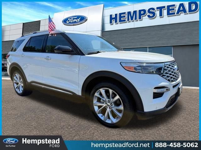 Certified 2022 Ford Explorer Platinum w/ Equipment Group 601A AWD/4WD image 3
