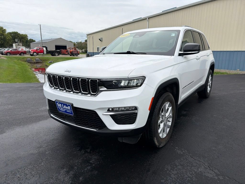 Used 2023 Jeep Grand Cherokee Limited w/ MOPAR Finishing Package AWD/4WD image 8