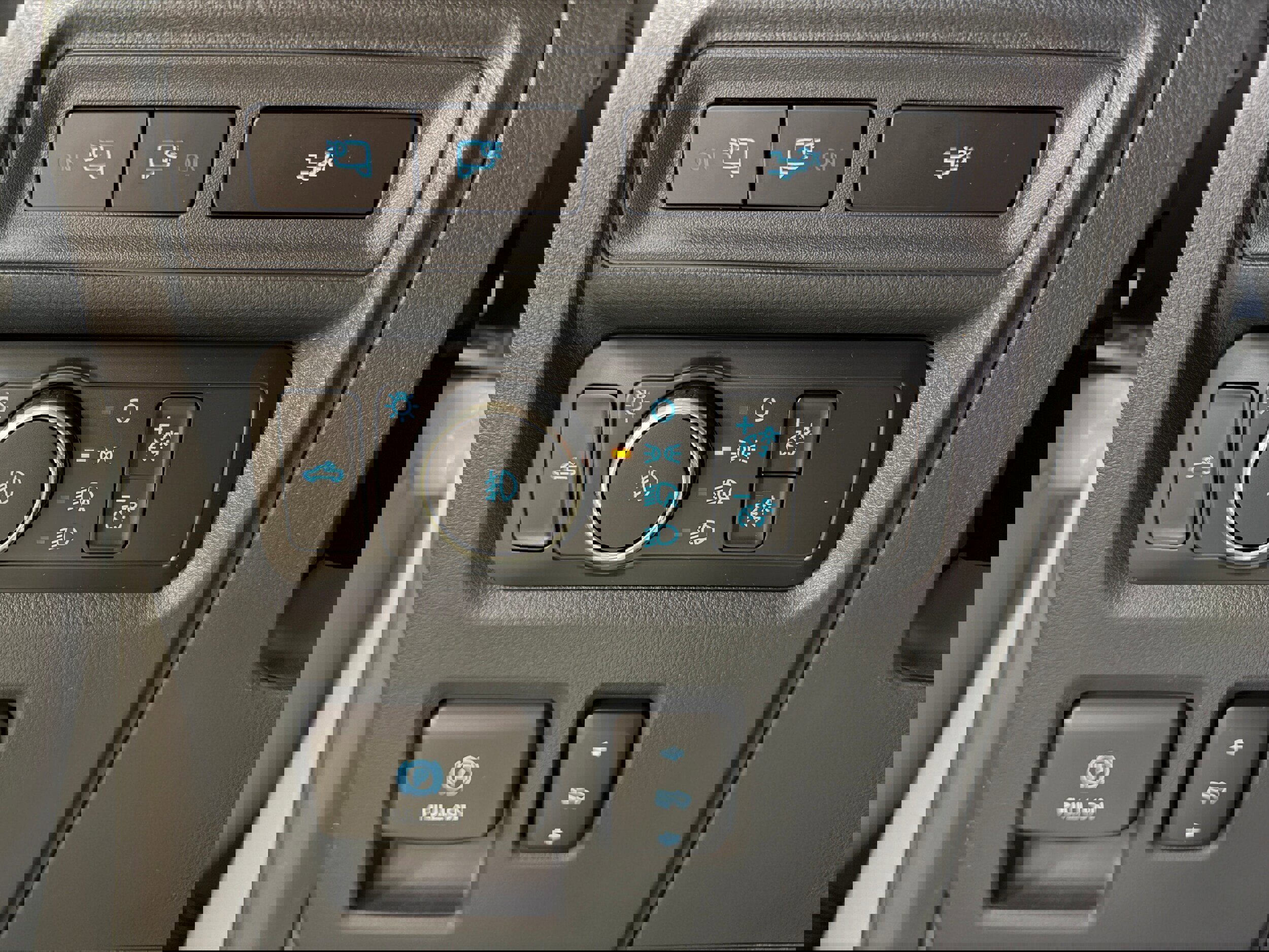 Certified 2022 Ford F150 XLT w/ Equipment Group 302A High image 17