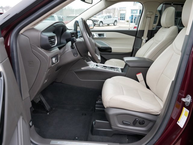 Certified 2022 Ford Explorer Platinum w/ Equipment Group 601A image 13