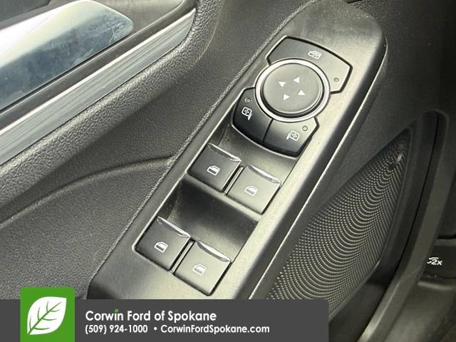 Certified 2025 Ford Escape Platinum AWD/4WD image 23