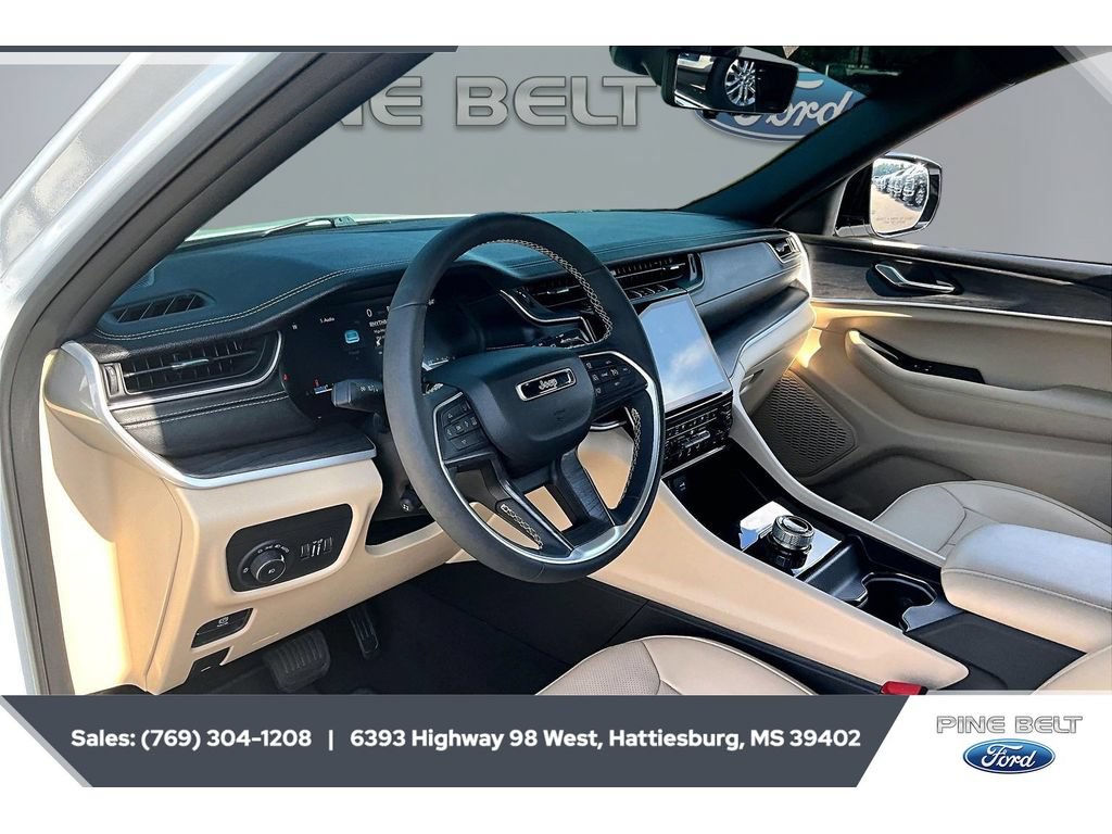 Used 2025 Jeep Grand Cherokee L Limited w/ Luxury Tech Group II RWD image 12