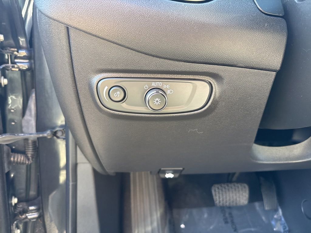 Used 2022 Chevrolet Equinox LT AWD/4WD image 18