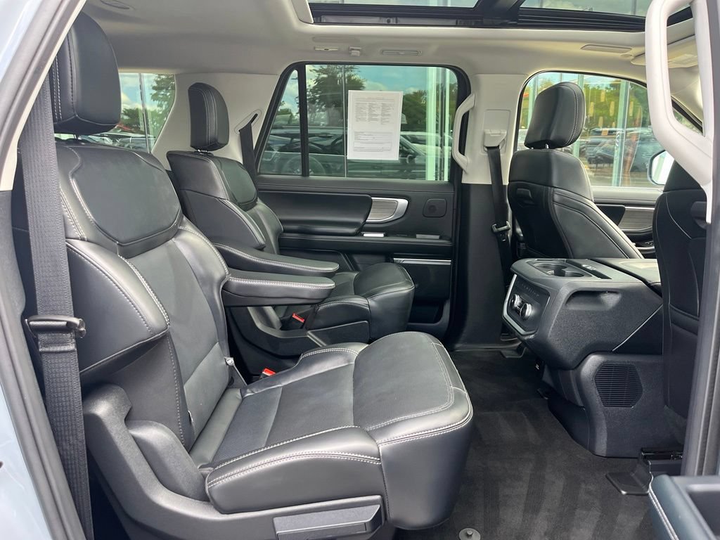 Certified 2025 Ford Expedition Max Platinum w/ Driver's Package AWD/4WD image 15