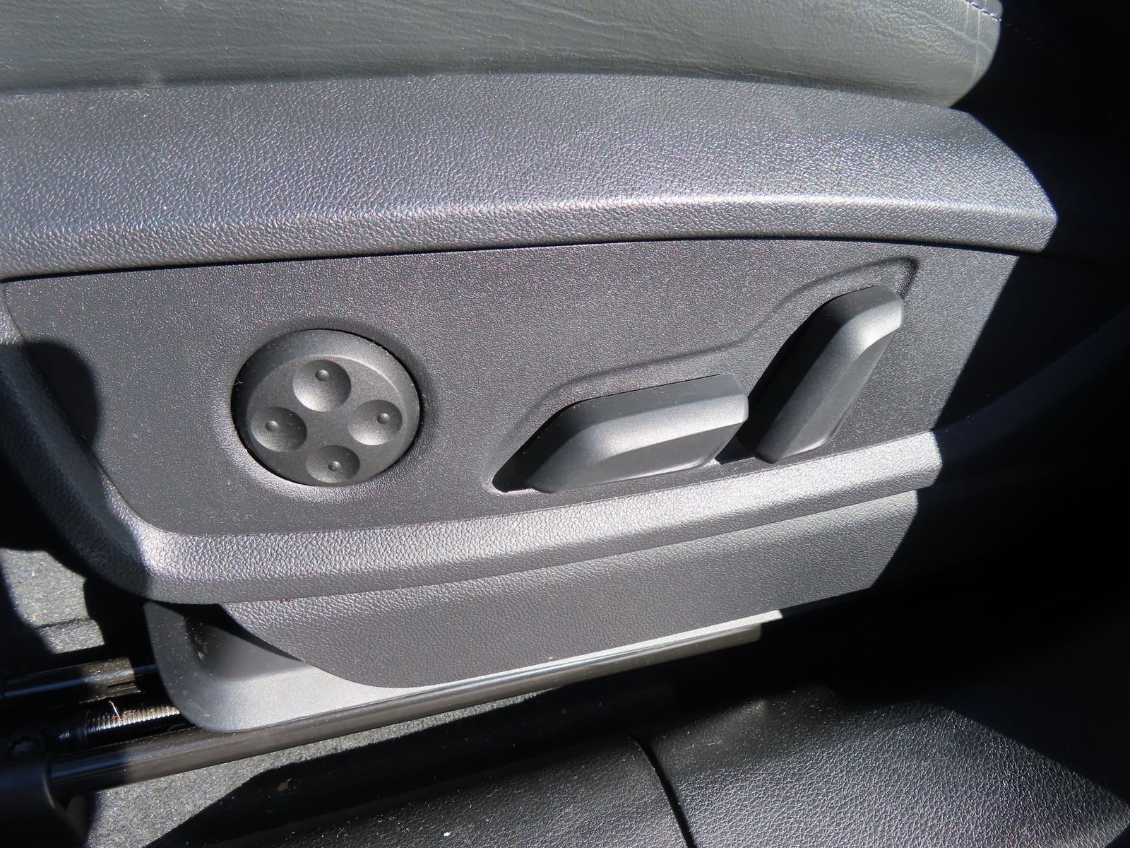 Used 2023 Audi SQ5 Premium w/ Convenience Package image 32