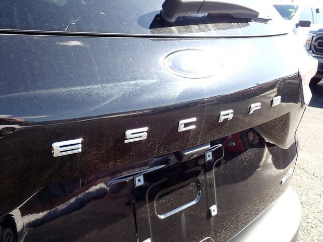 Certified 2022 Ford Escape SEL image 9