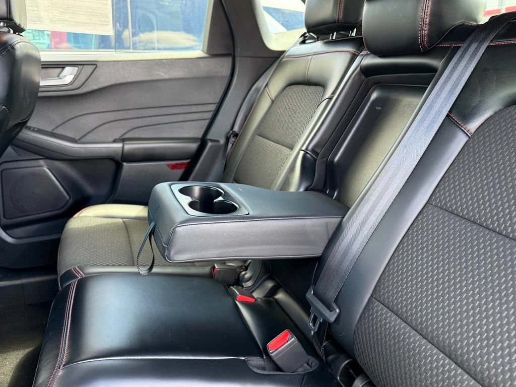 Certified 2025 Ford Escape ST-Line Select AWD/4WD image 25