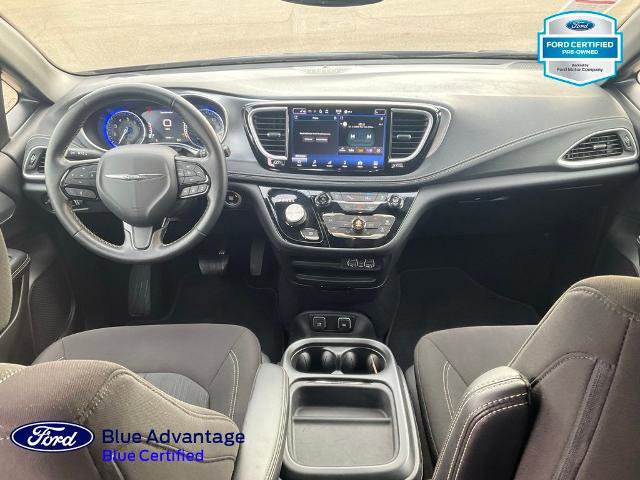 Used 2021 Chrysler Pacifica Touring image 11