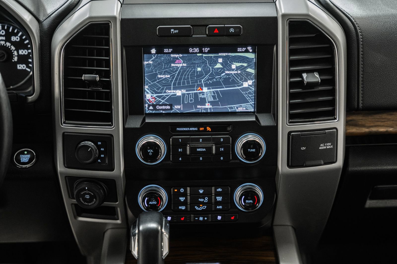 Certified 2019 Ford F150 Lariat w/ Equipment Group 502A Luxury image 25