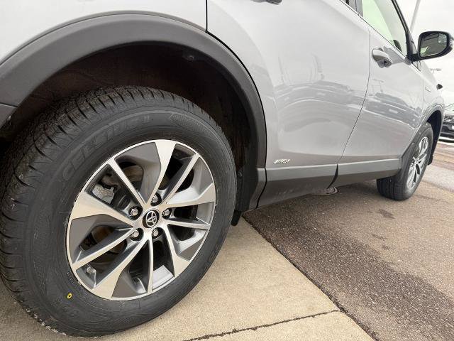 Used 2018 Toyota RAV4 XLE image 18