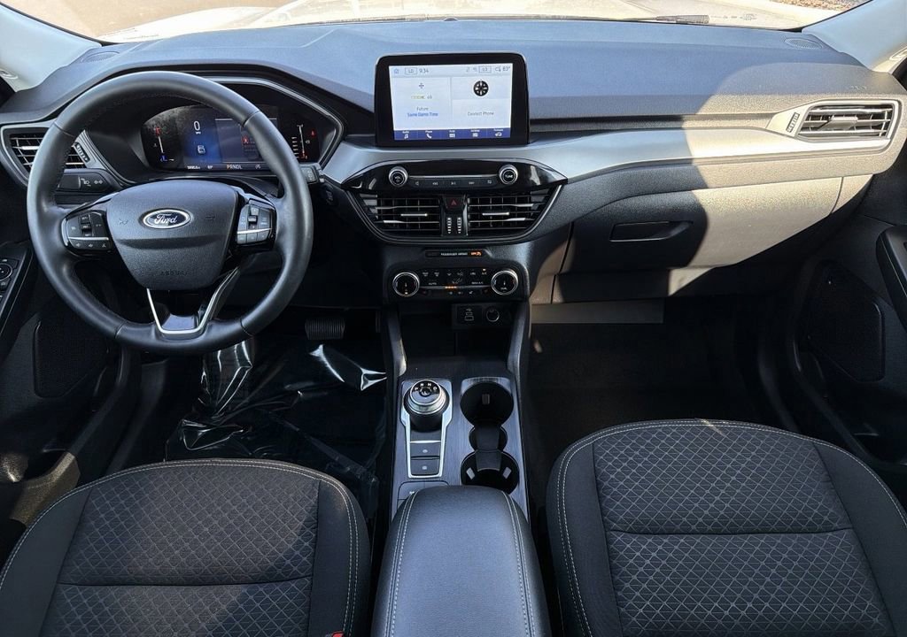 Certified 2024 Ford Escape Active w/ Cold Weather Package image 11