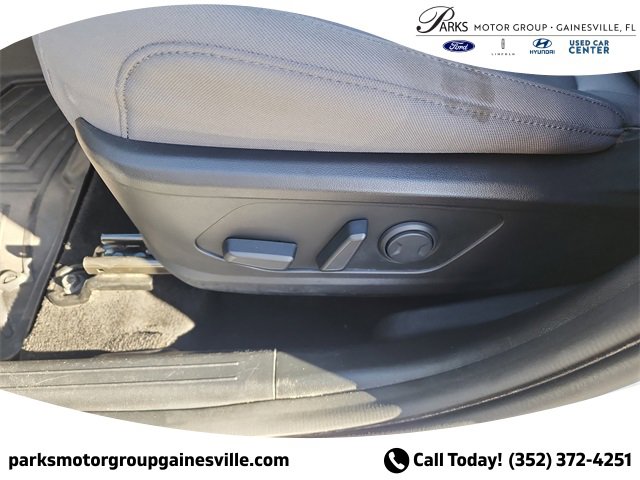 Used 2022 Hyundai Santa Cruz SEL Premium image 17