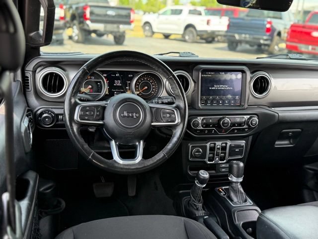 Used 2018 Jeep Wrangler Unlimited Sahara w/ Dual Top Group AWD/4WD image 6