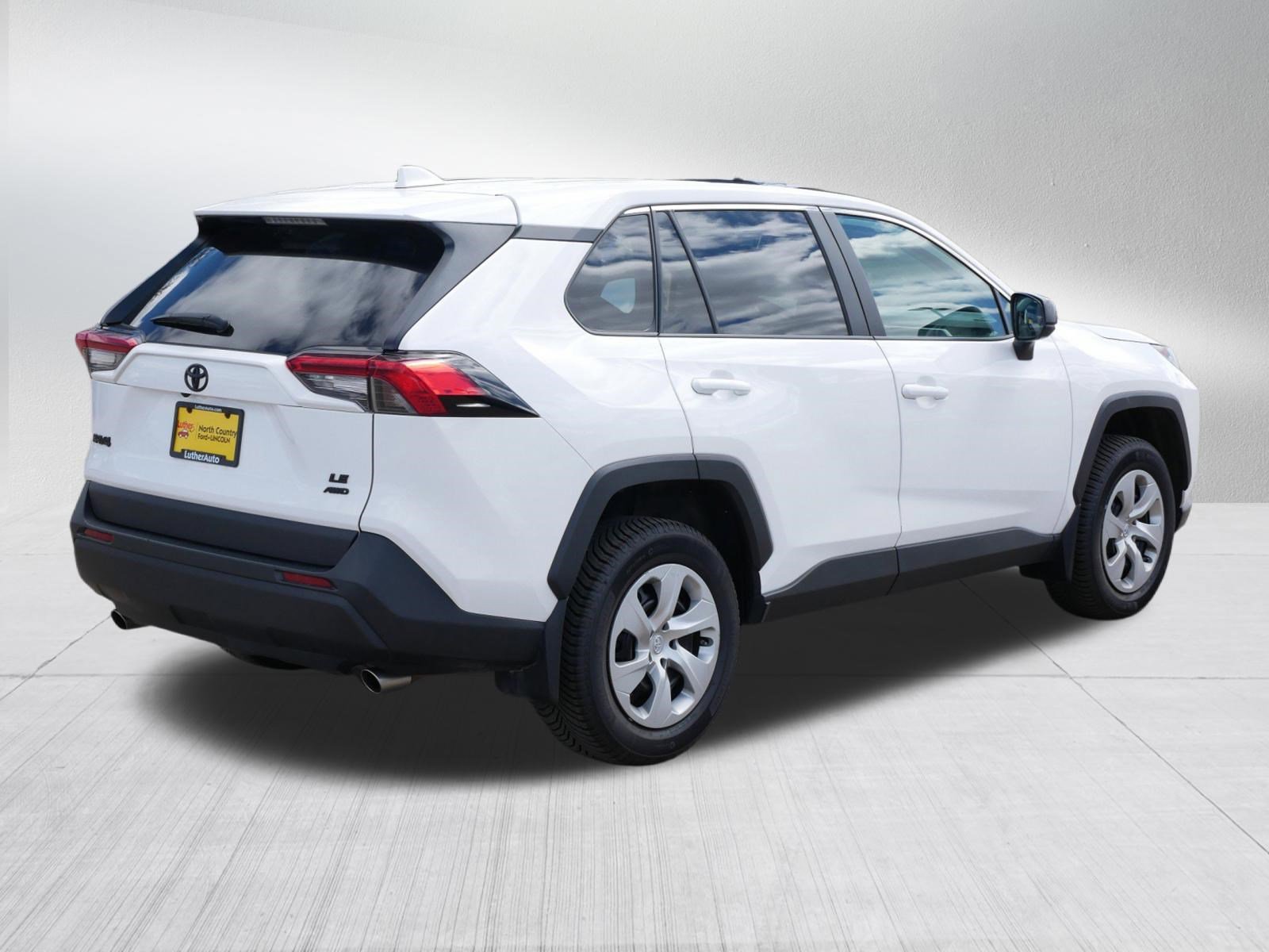 Used 2022 Toyota RAV4 LE w/ Carpet Mat Package (TMS) AWD/4WD image 7