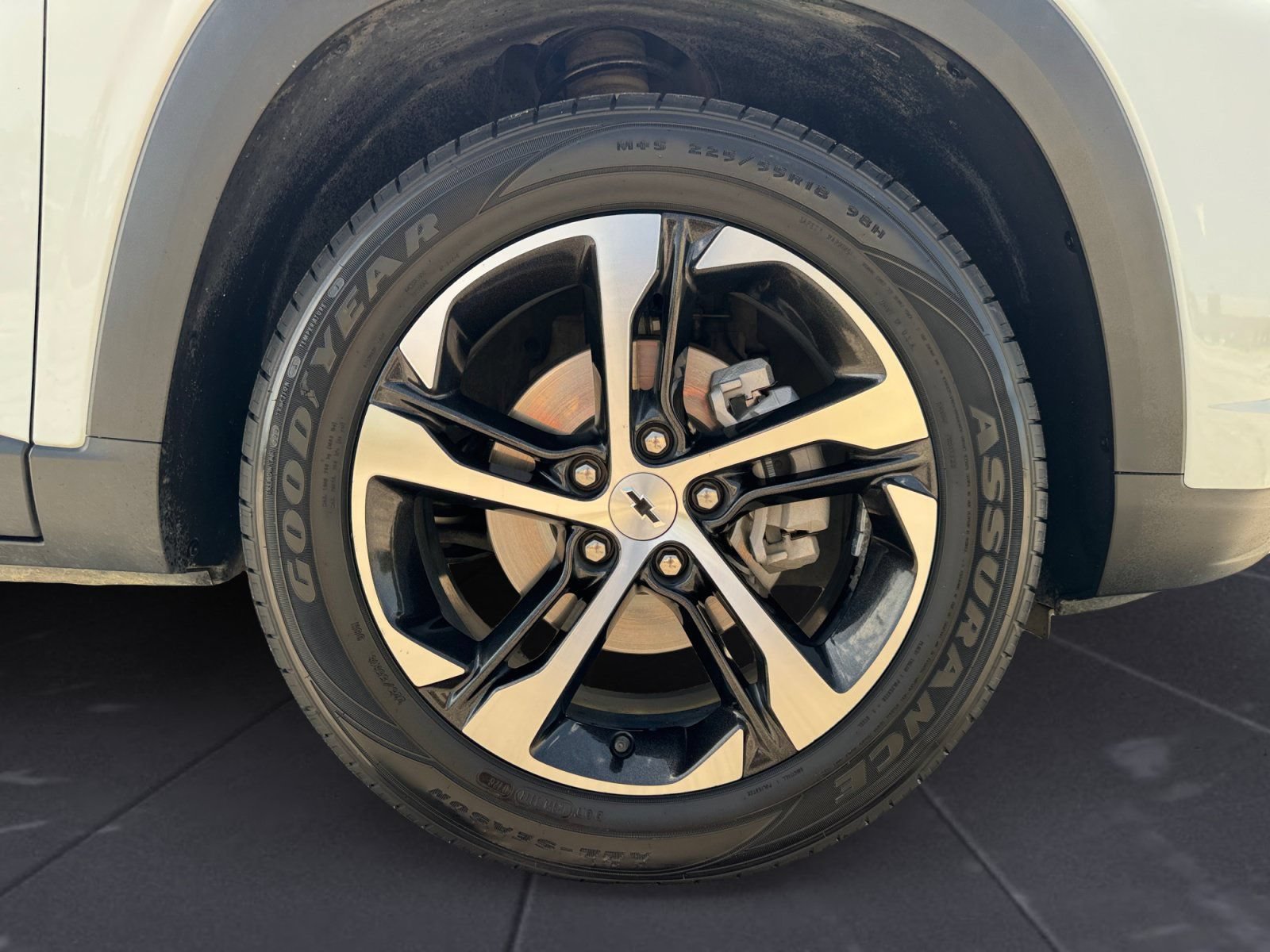 Used 2024 Chevrolet Trax RS w/ Driver Confidence Package FWD image 14
