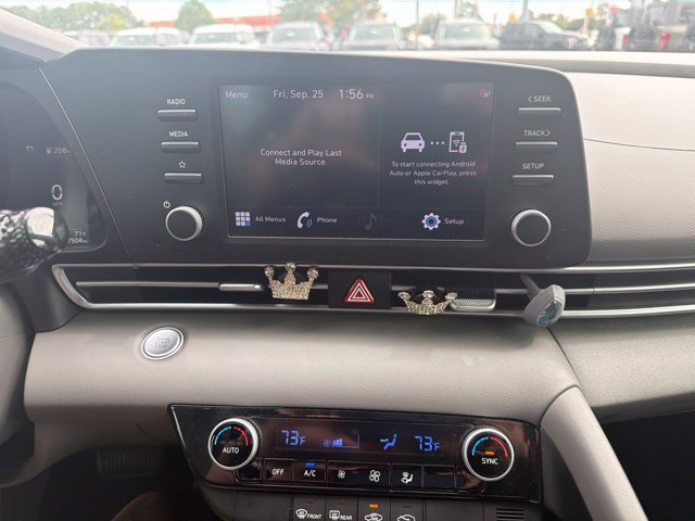 Used 2023 Hyundai Elantra SEL FWD image 11