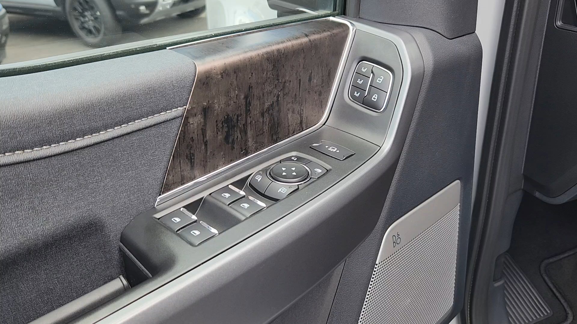 Certified 2025 Ford F250 Lariat image 8