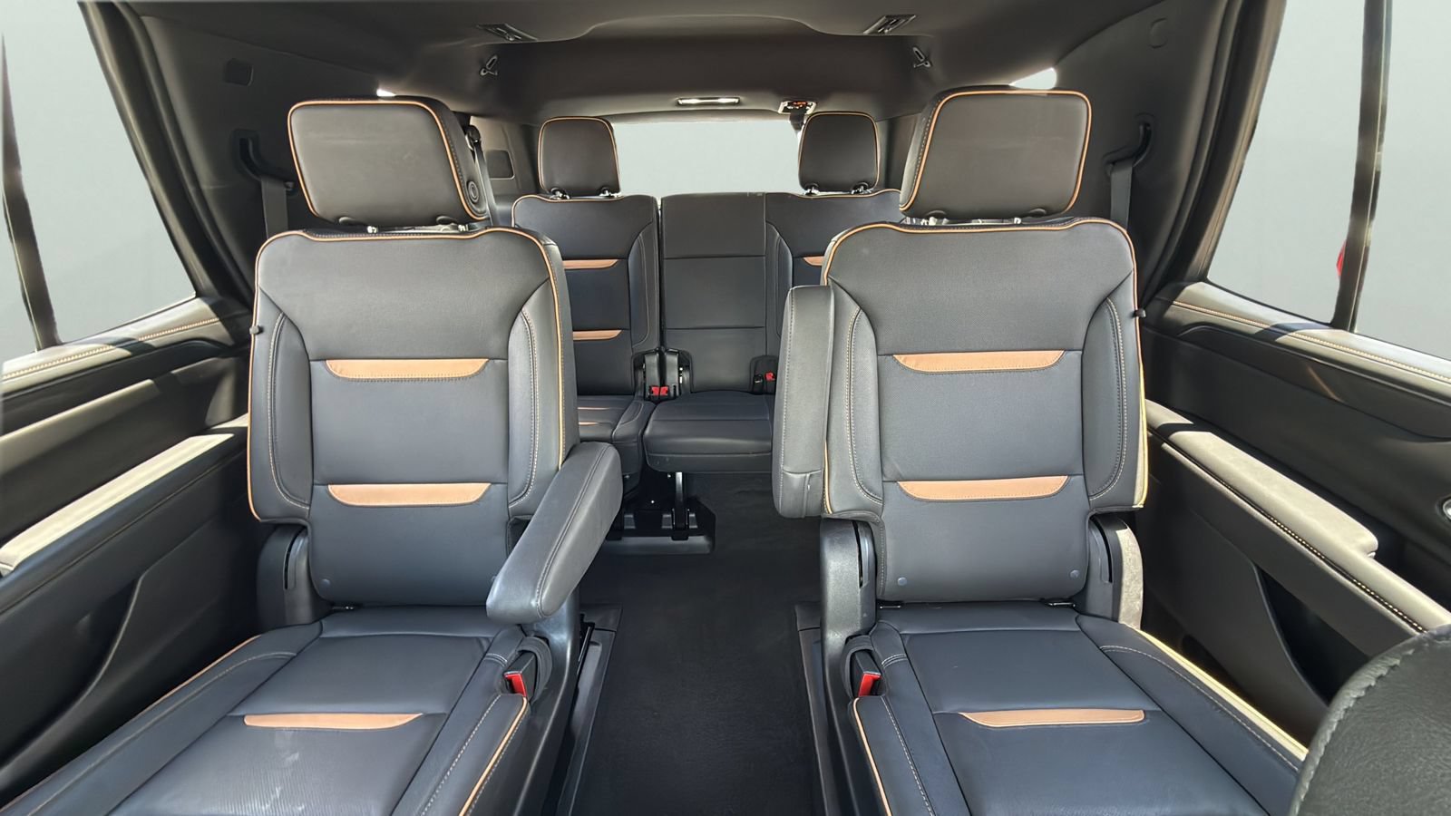 Used 2024 GMC Yukon AT4 w/ AT4 Premium Plus Package AWD/4WD image 25