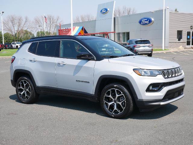 Used 2025 Jeep Compass Limited AWD/4WD image 7