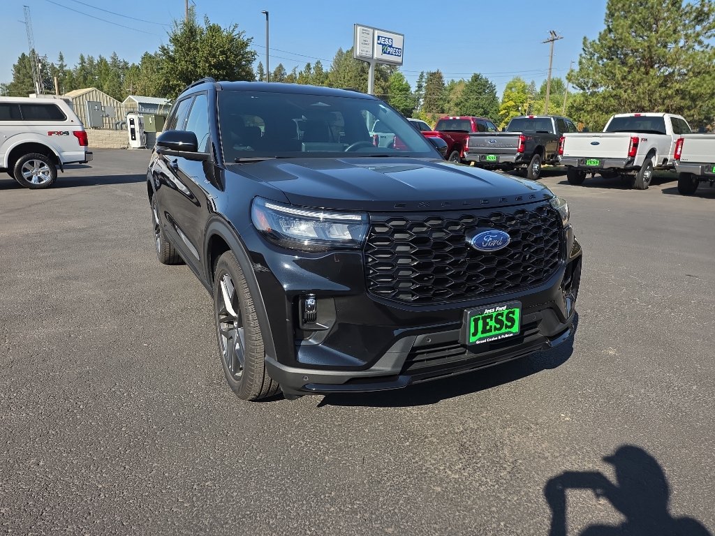 Certified 2025 Ford Explorer ST-Line w/ ST-Line Street Pack AWD/4WD image 14