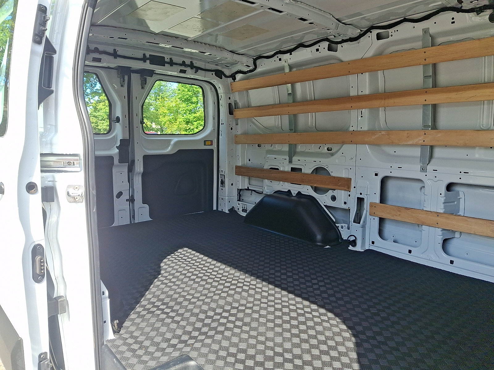 Certified 2025 Ford Transit 250 Low Roof w/ Exterior Upgrade Package RWD image 12