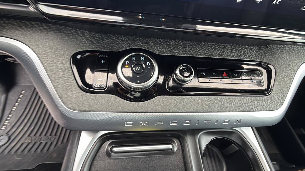 Certified 2025 Ford Expedition Tremor AWD/4WD image 28