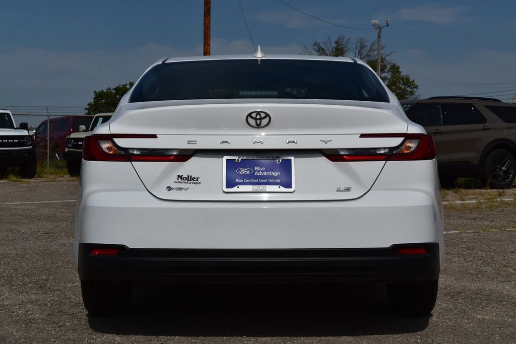 Used 2025 Toyota Camry LE FWD image 8