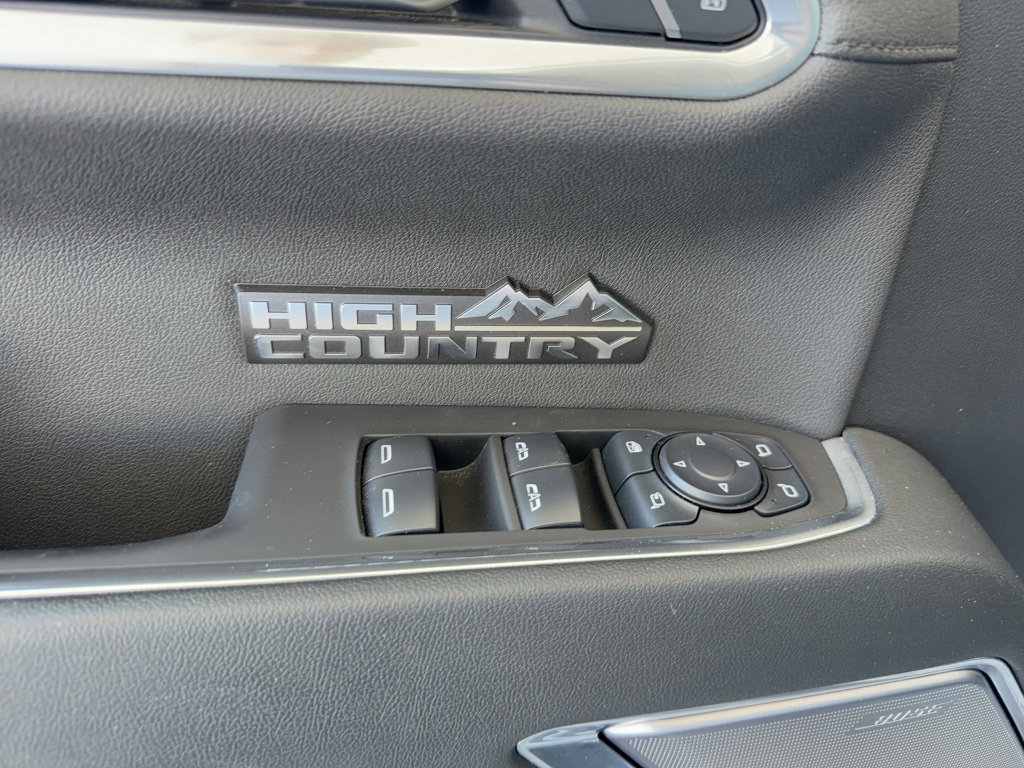 Used 2025 Chevrolet Silverado 1500 High Country AWD/4WD image 11