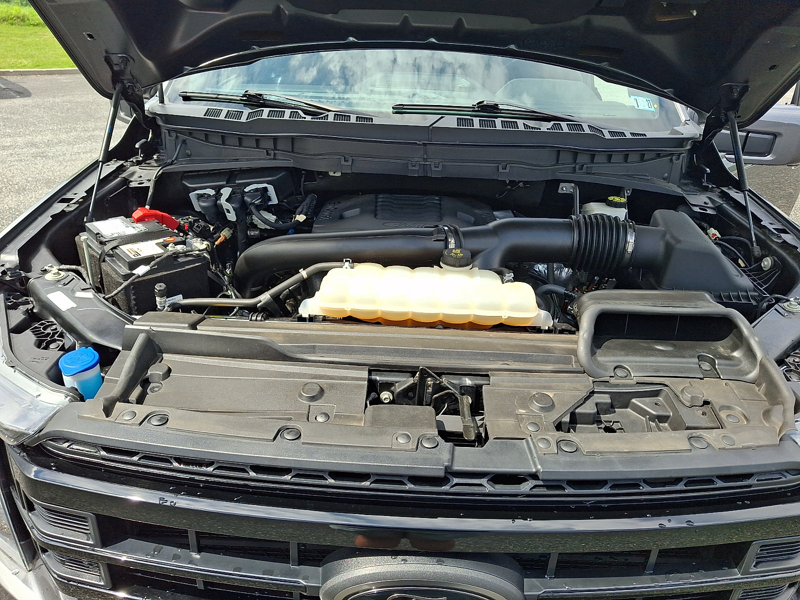 Certified 2023 Ford F150 Lariat w/ Equipment Group 502A High AWD/4WD image 29