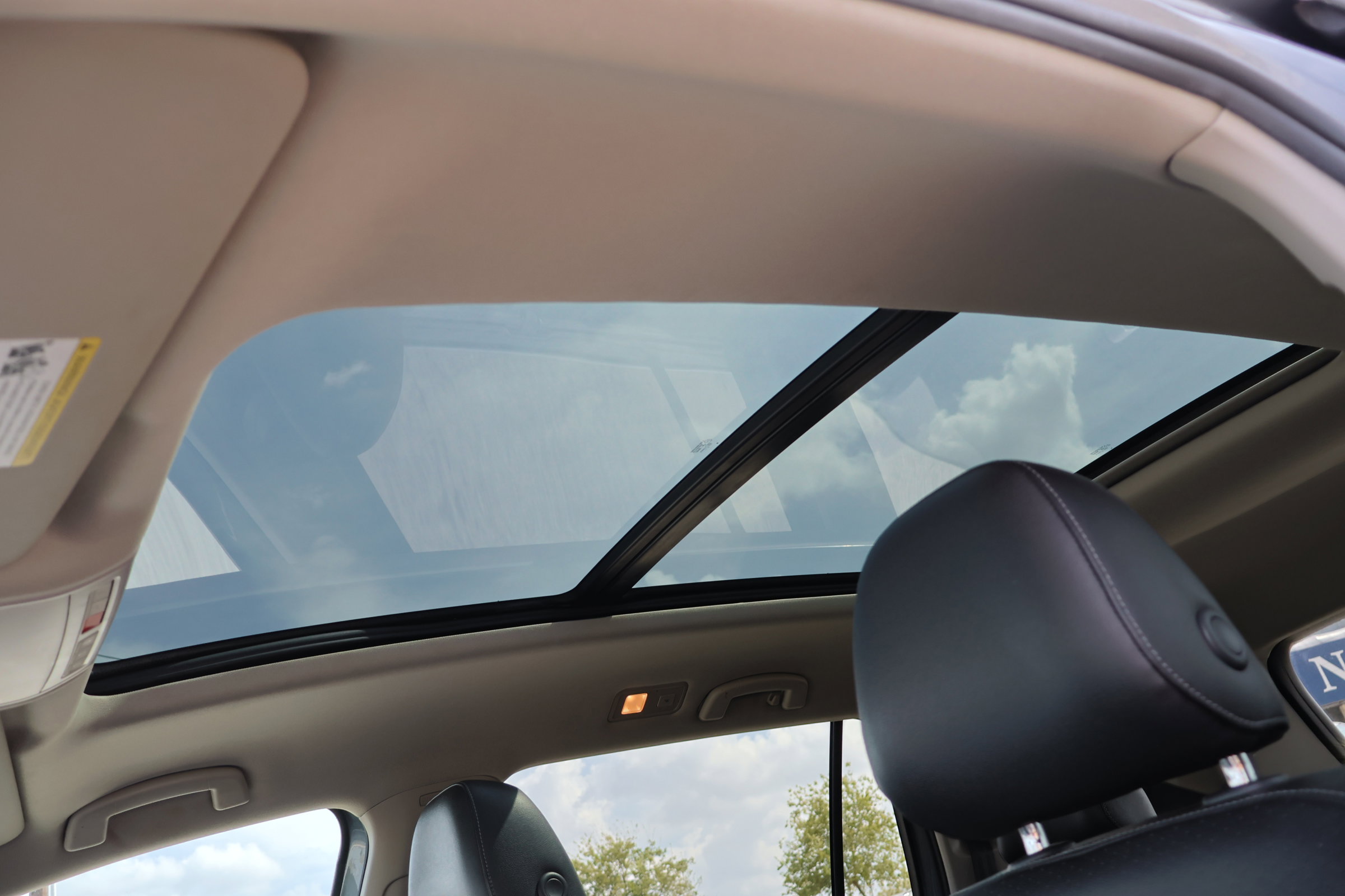 Used 2019 Volkswagen Atlas SEL R-Line image 17