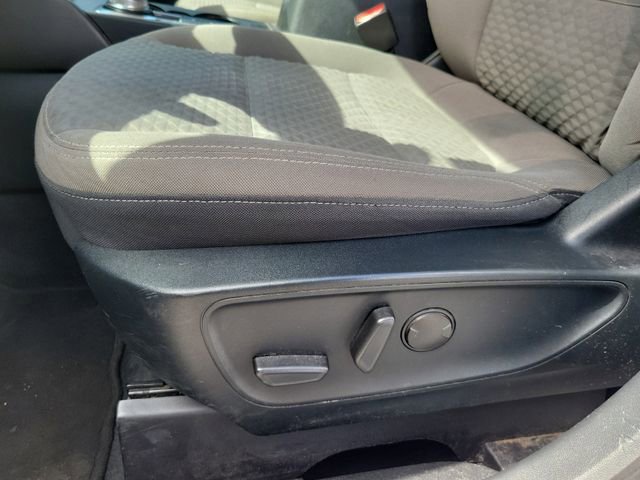 Certified 2020 Ford Escape SE image 17