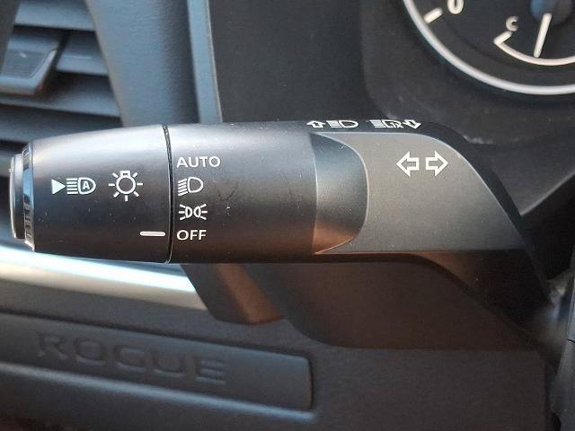 Used 2024 Nissan Rogue S FWD image 25