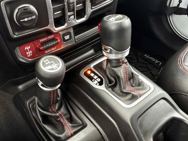 Used 2018 Jeep Wrangler Unlimited Rubicon w/ Dual Top Group AWD/4WD image 29