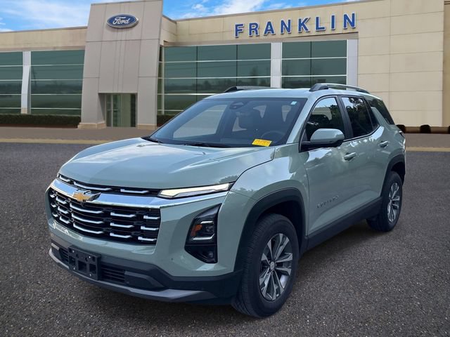 Used 2025 Chevrolet Equinox LT w/ Convenience Package II FWD image 3