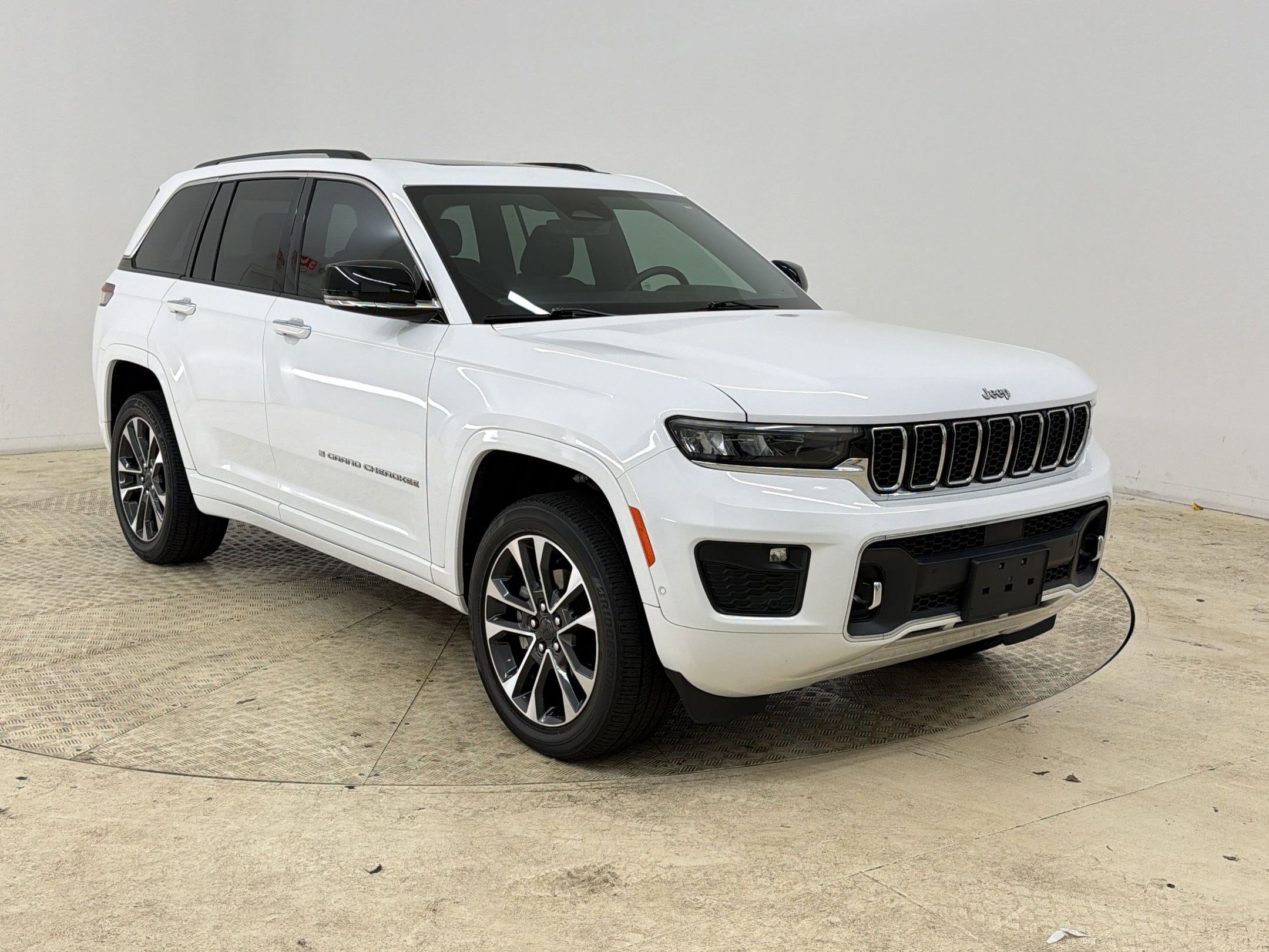 Used 2022 Jeep Grand Cherokee Overland image 7