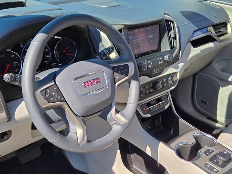 Used 2023 GMC Terrain Denali w/ Denali Premium Package image 12