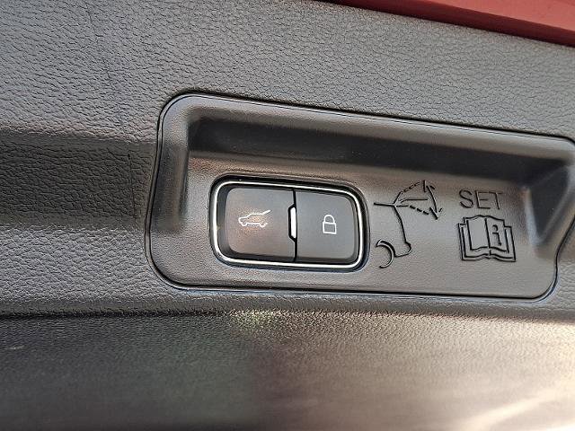 Certified 2022 Ford Explorer XLT w/ Equipment Group 202A image 31