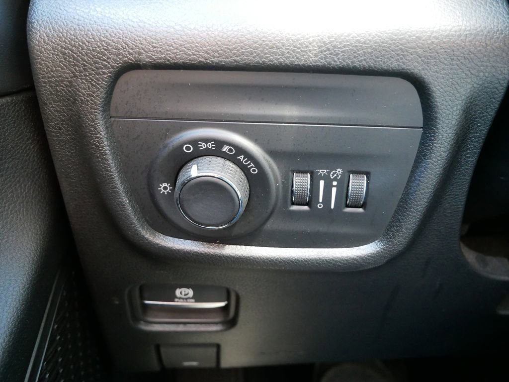 Used 2023 Jeep Grand Cherokee Altitude image 26