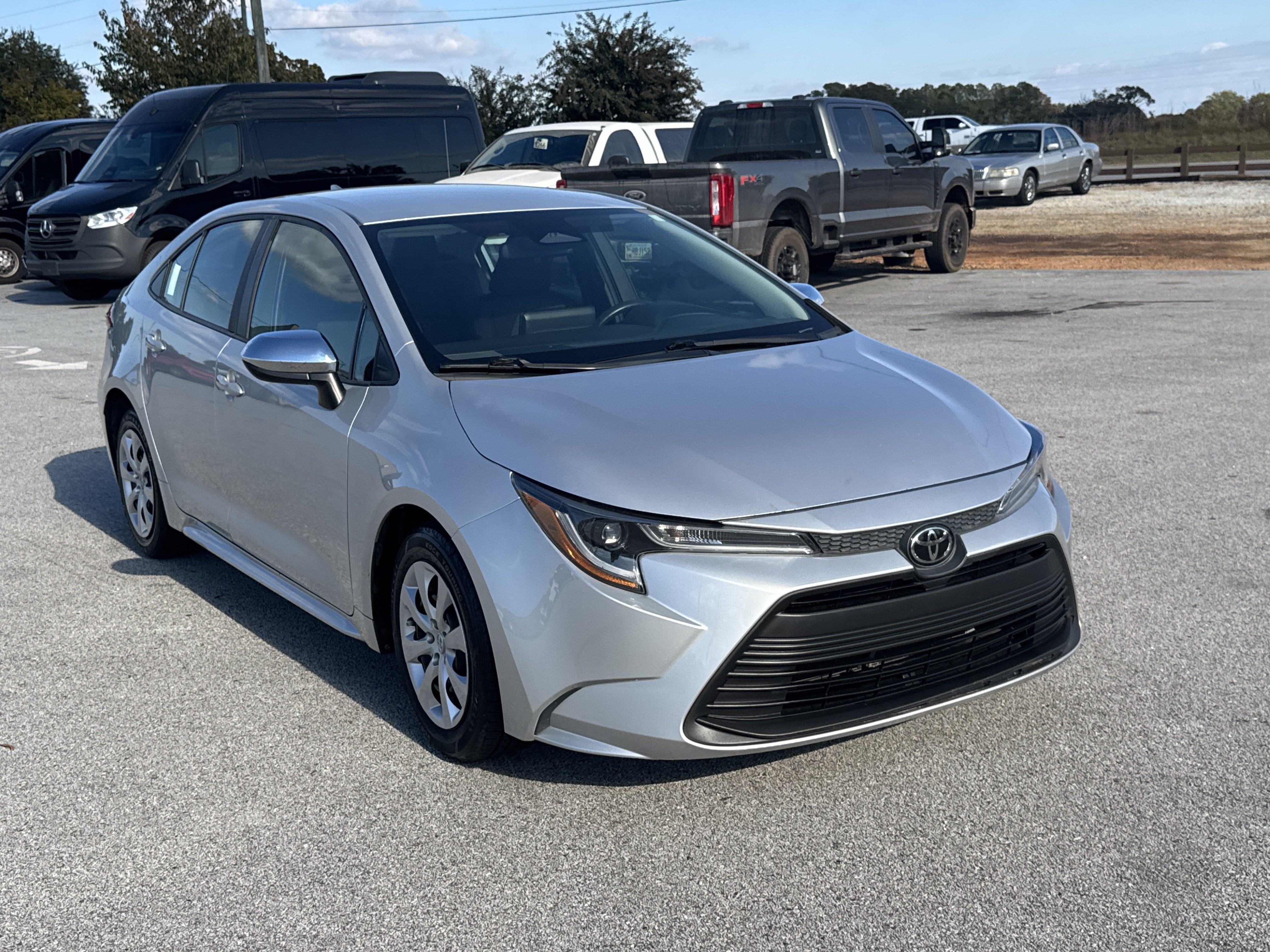 Used 2023 Toyota Corolla LE FWD image 4