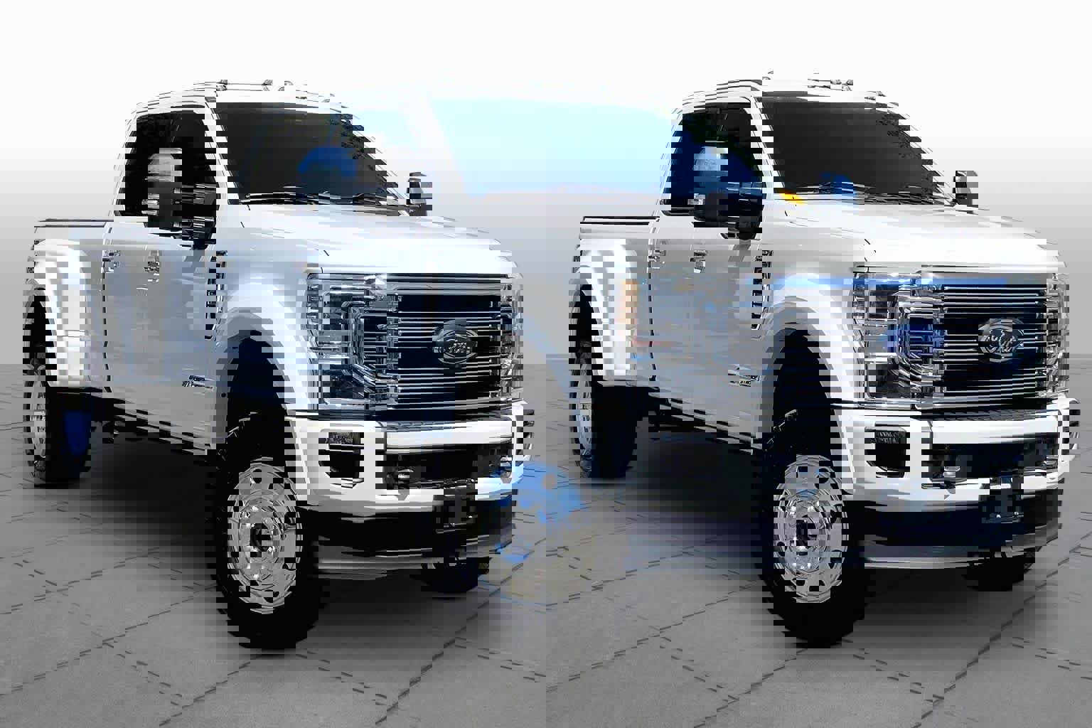 Certified 2022 Ford F450 Platinum w/ FX4 Off-Road Package image 3
