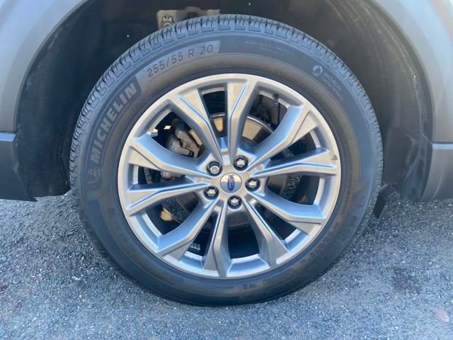 Certified 2022 Ford Explorer XLT w/ Equipment Group 202A image 9